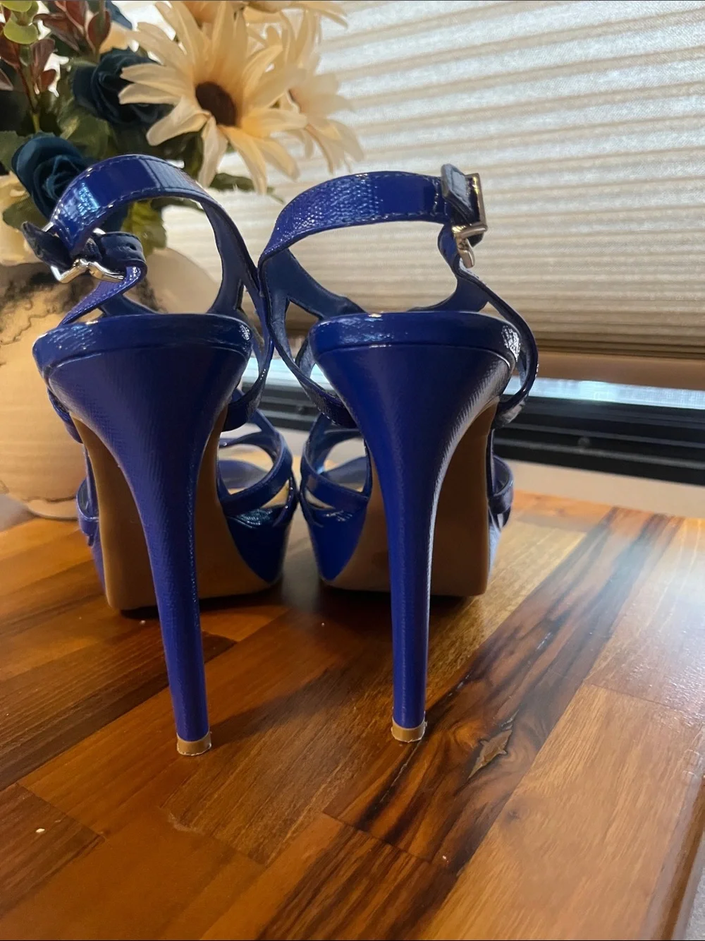 NEW Gianni Bini Electric Blue Patent Strappy Slingback Heels